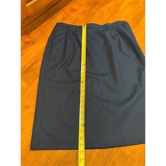 Woman’s vintage Pendleton plus size 100% wool skirt - Picture 3 of 7